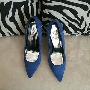 Blue suede Fergie pump